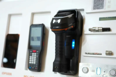 海康機(jī)器人憑工業(yè)相機(jī)、視覺矩陣、讀碼器控制器閃耀 VisionChina2025