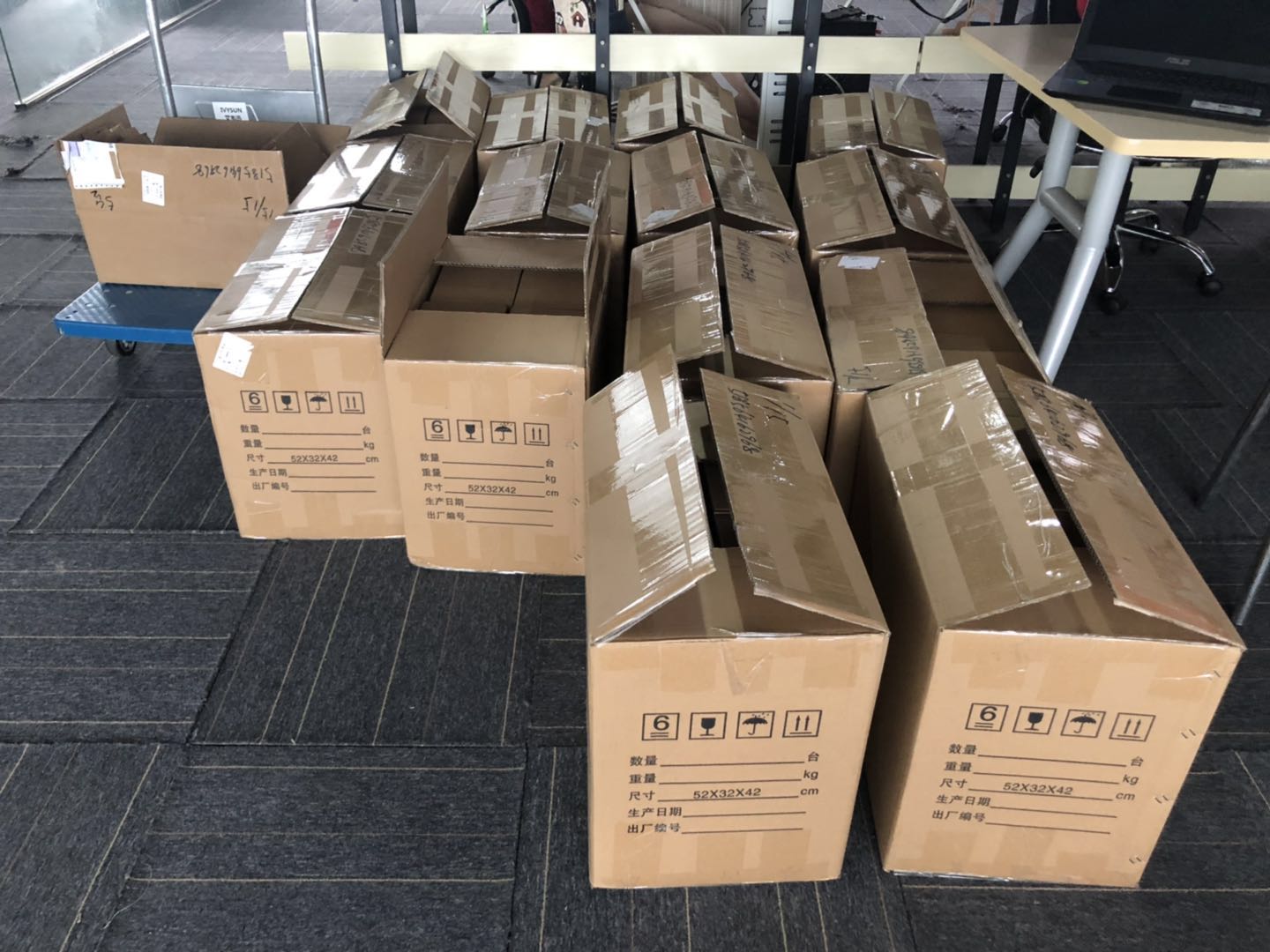 芝柯HDT334 四英寸便攜熱敏打印機.jpg  芝柯HDT334 四英寸便攜熱敏打印機.jpg